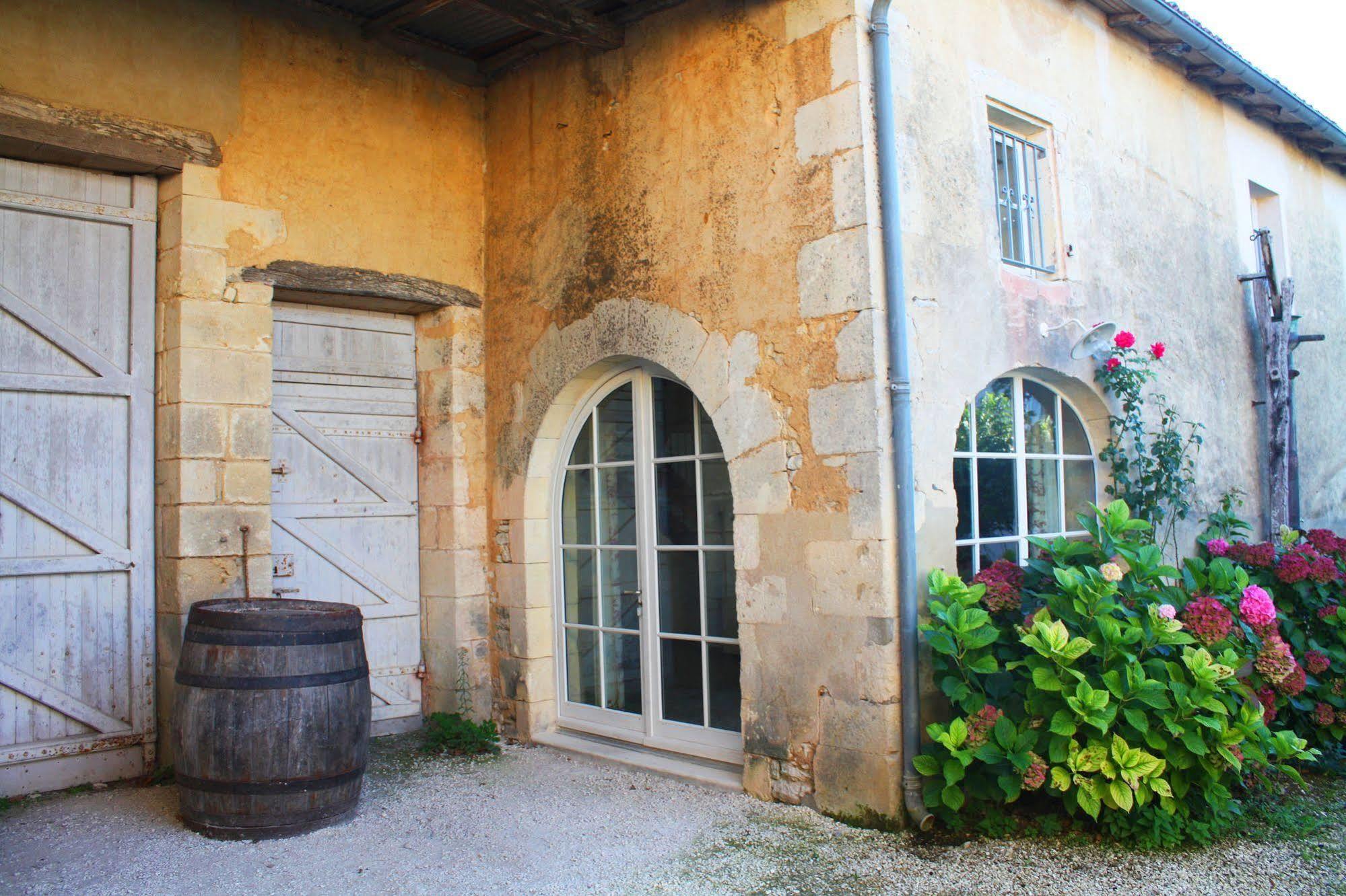 Domaine De La Laigne - Spa Asnières-la-Giraud Exterior foto